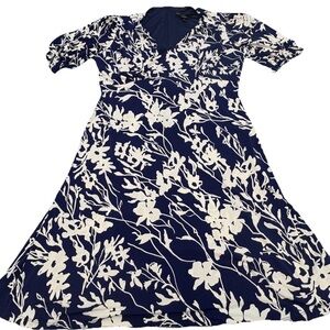 Maggy London Navy Blue & White Floral V-Neck Ruched Dress Empire Waist Size 12
